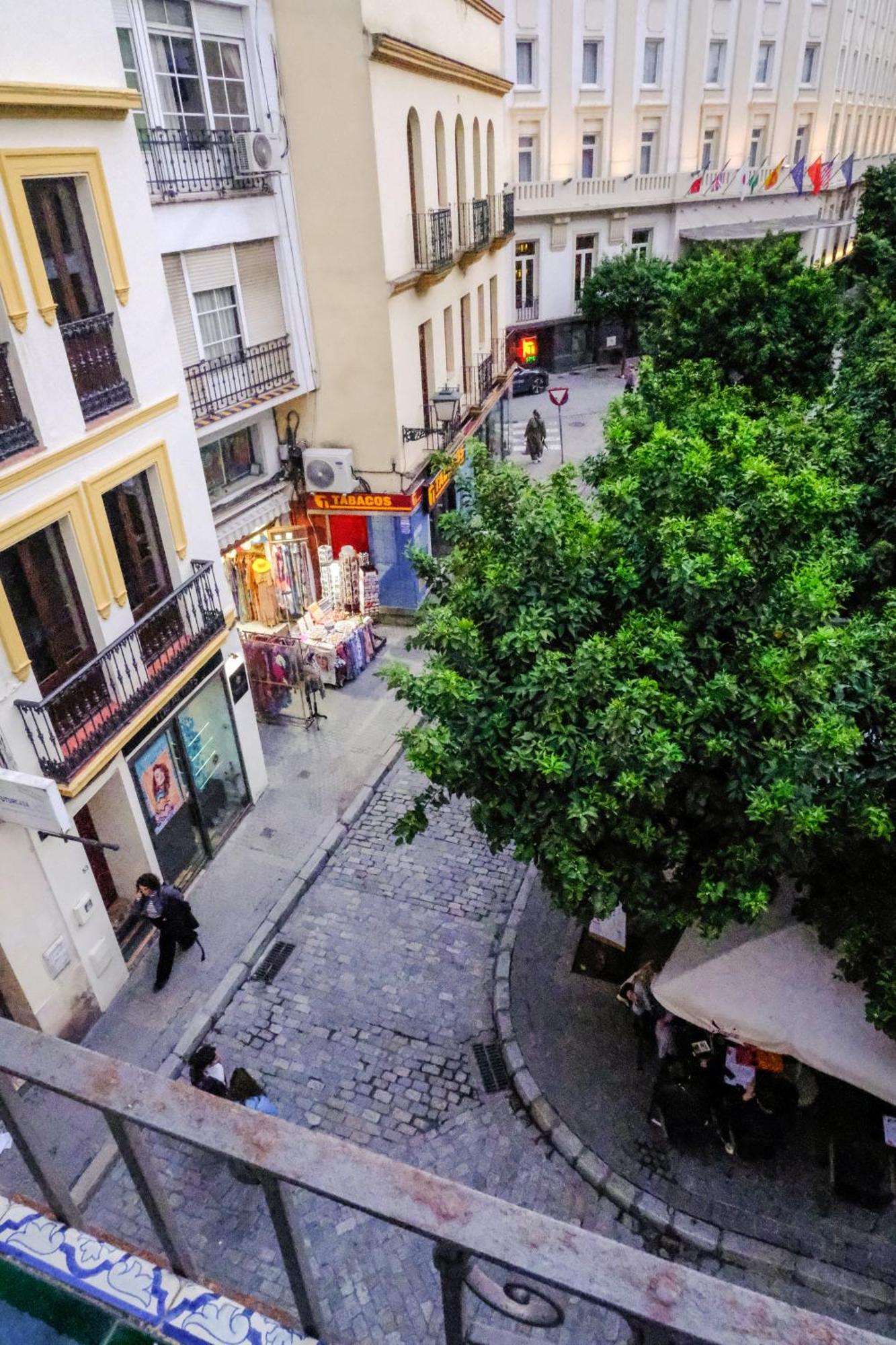 Apartamentos San Roque 塞维利亚 外观 照片