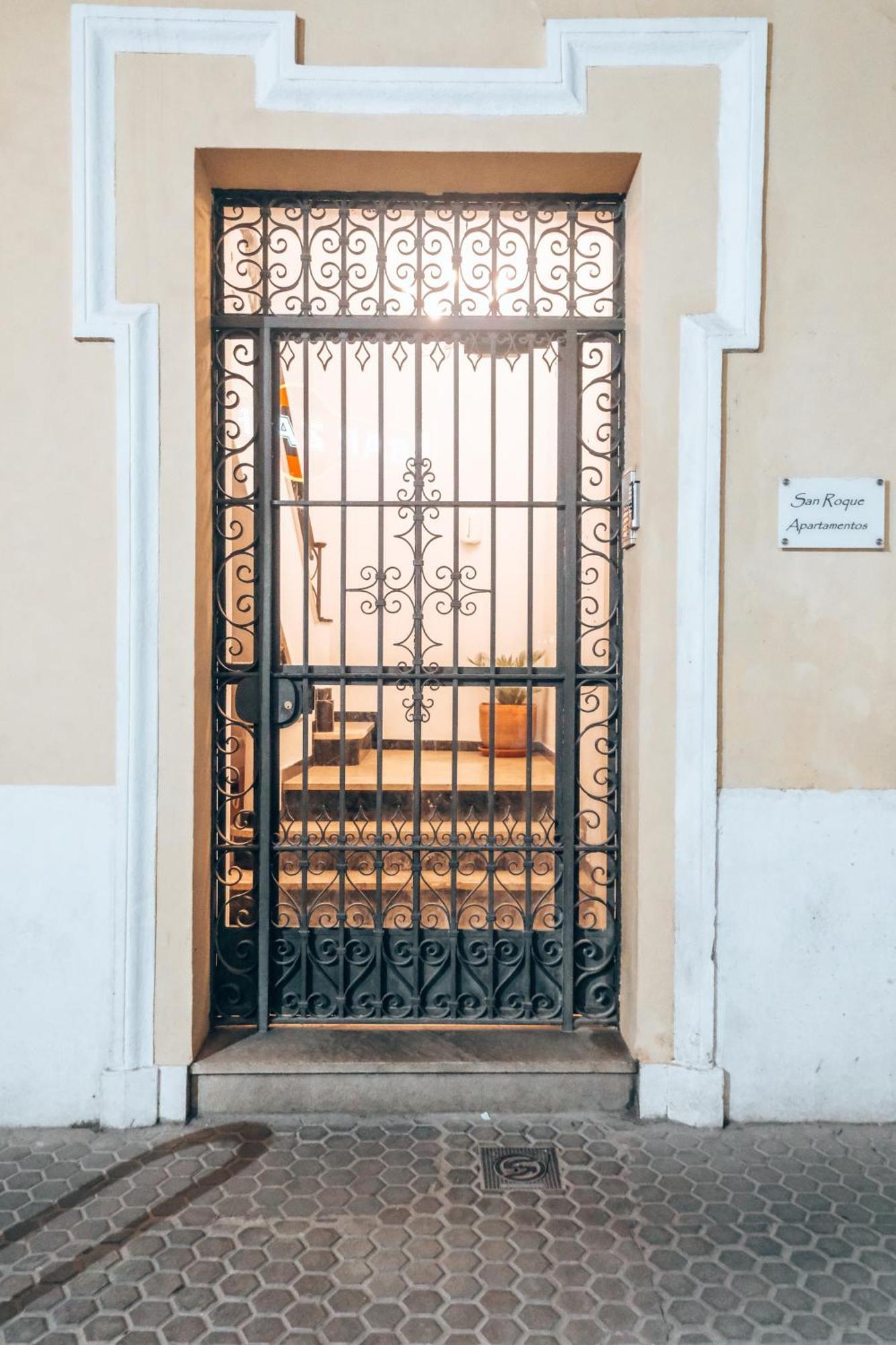 Apartamentos San Roque 塞维利亚 外观 照片